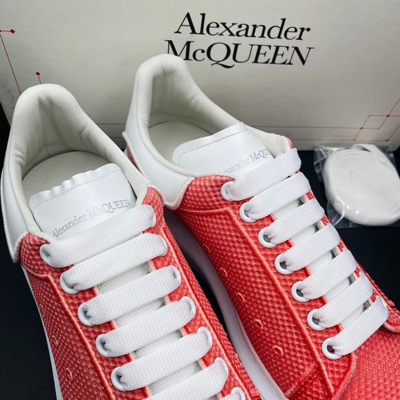 Alexander McQueen Men’s Oversize Sneakers Size 9.5 NWB AUTHENTIC - Picture 11 of 11